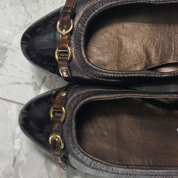 AGL 41 Flats - Picture 2 of 7